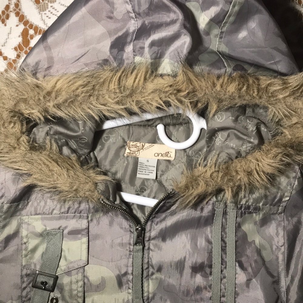 O’Neill jacket - Picture 2 of 8
